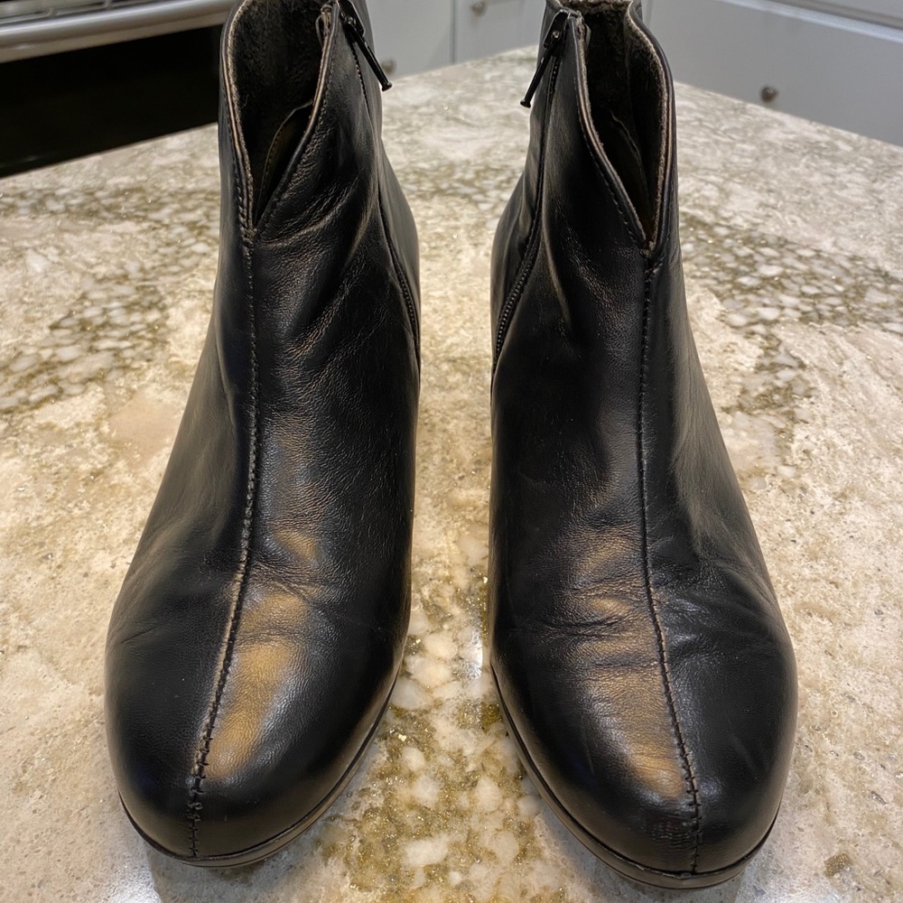 Munro booties